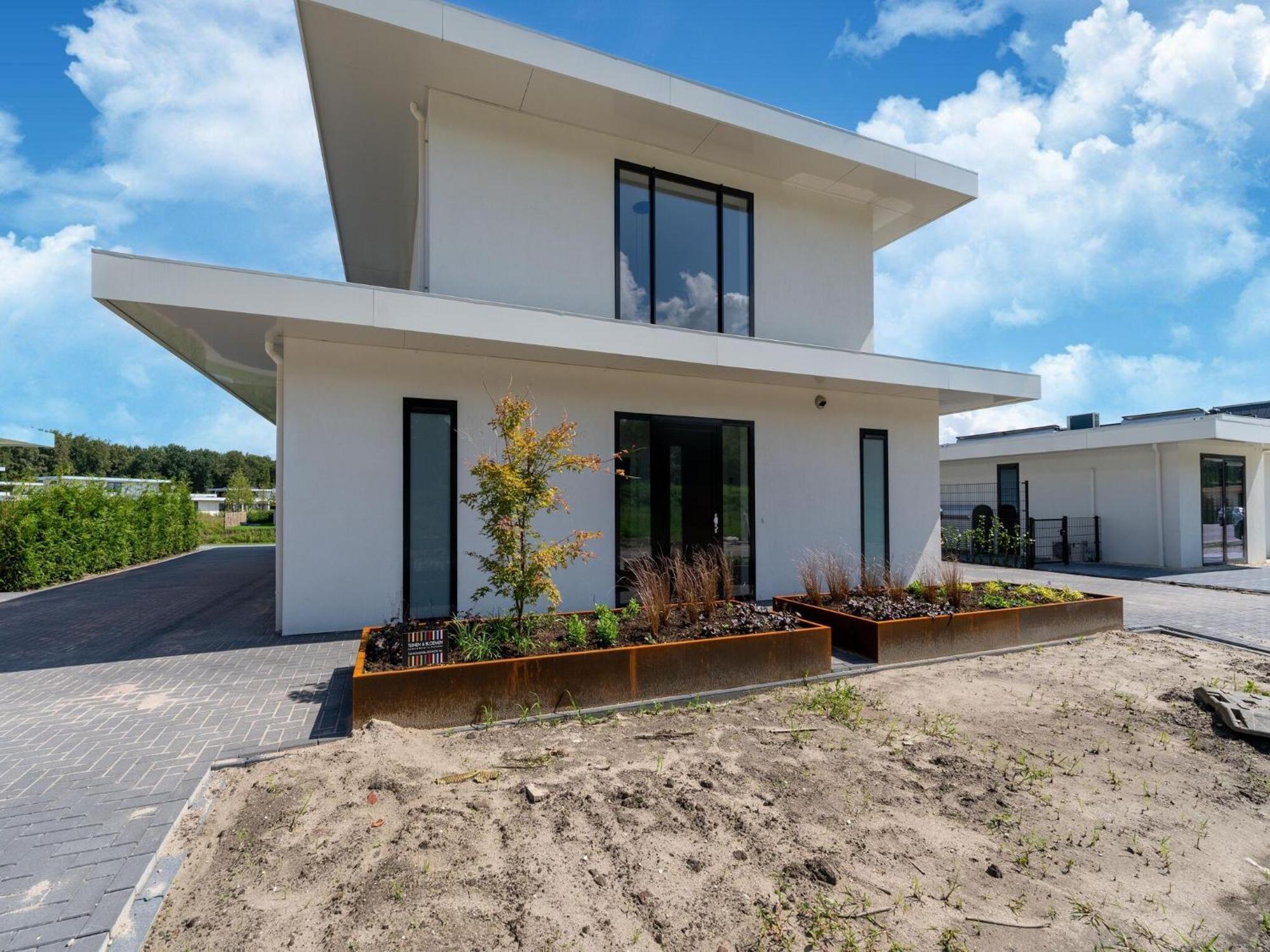 16P Spacious Villa On The Water In Zeewolde Exterior photo